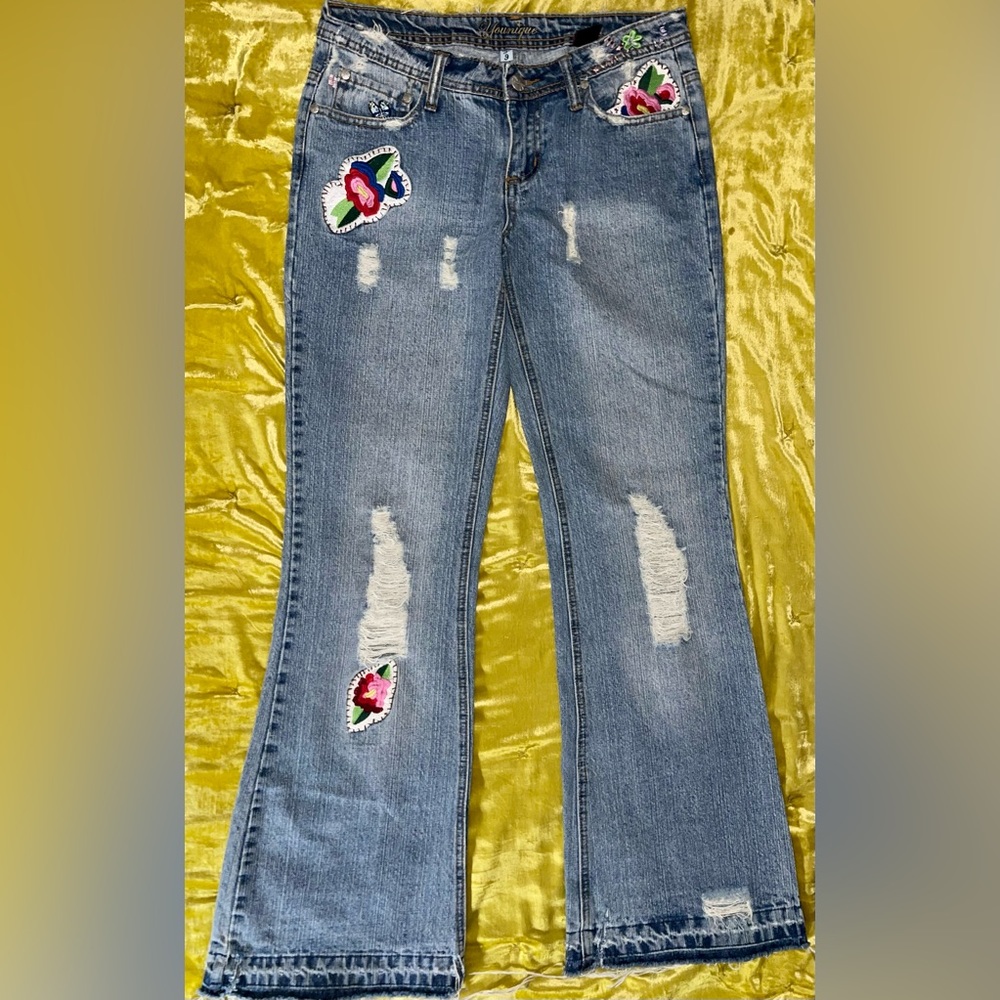 VTG Younique size 9 patchwork distressed mid rise flare jeans EUC